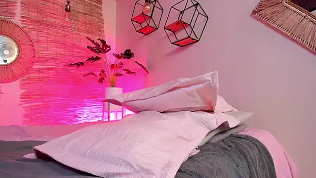 April bowie online show from January 25, 6:35 pm