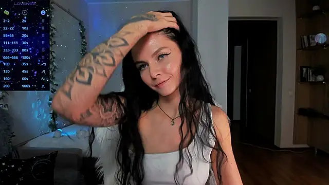 -danae- online show from January 4, 1:31 pm