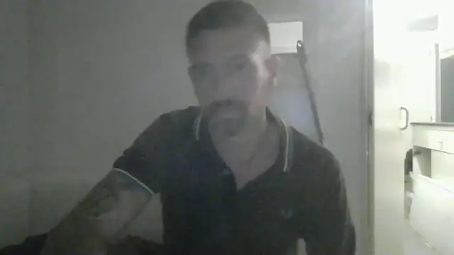 Snapshot of vinzz49 chatting on September 22, 10:45 pm vinzz49 online show from September 22, 10:45 pm