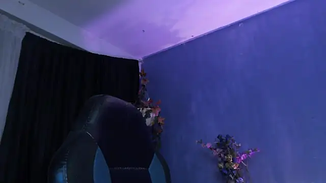 Snapshot of Hellen_dumont chatting on March 18, 2:15 am Hellen dumont online show from March 18, 2:15 am