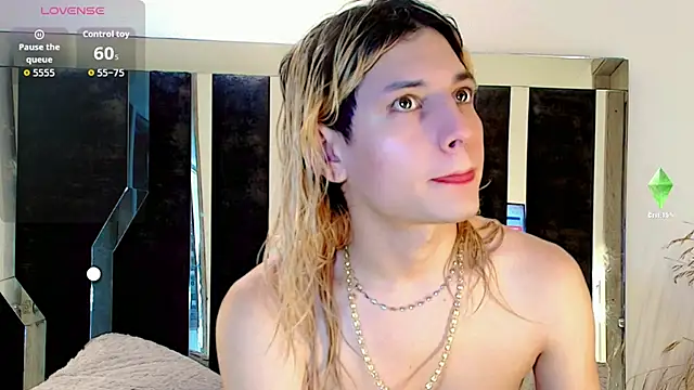 Snapshot of honey_skin chatting on November 19, 3:56 pm honey skin online show from November 19, 3:56 pm