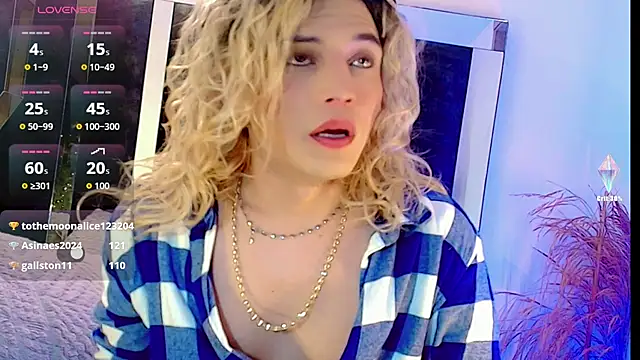 Snapshot of honey_skin chatting on November 29, 10:46 pm honey skin online show from November 29, 10:46 pm