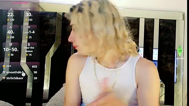 Snapshot of honey_skin chatting on December 3, 9:57 pm honey skin online show from December 3, 9:57 pm