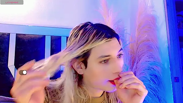 honey skin online show from February 23, 9:45 pm