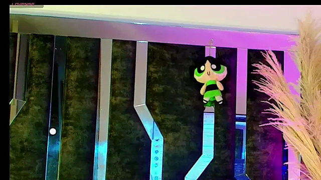 honey skin online show from April 18, 9:59 pm