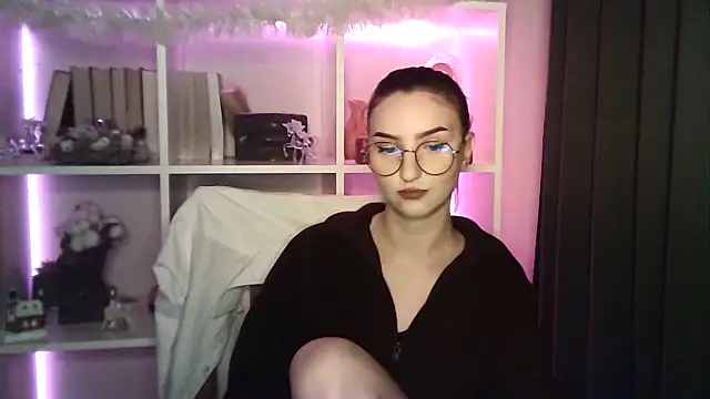 X Alisa online show from December 18, 7:31 pm