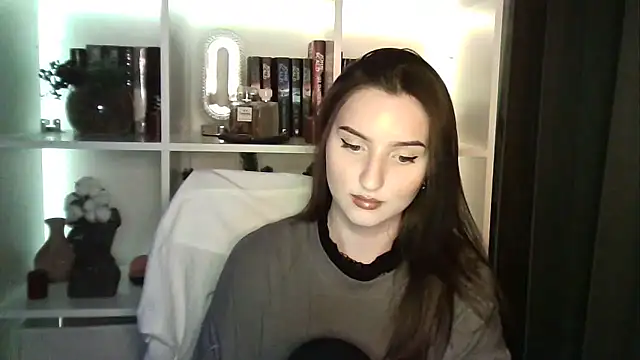 X Alisa online show from April 13, 6:35 pm