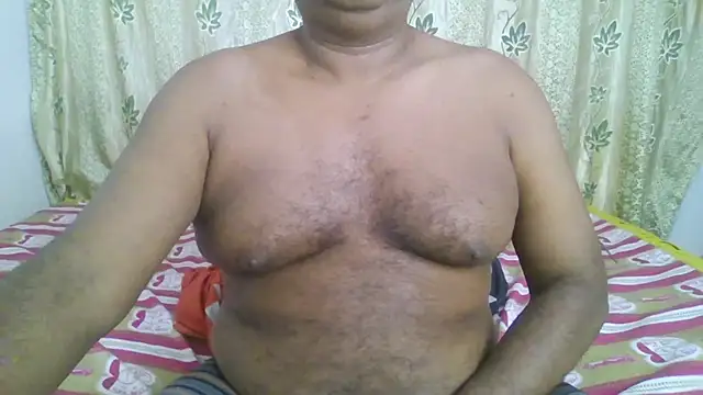 Snapshot of Beargryzzly chatting on December 7, 5:48 am Beargryzzly online show from December 7, 5:48 am