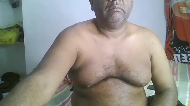 Snapshot of Beargryzzly chatting on January 28, 8:26 pm Beargryzzly online show from January 28, 8:26 pm