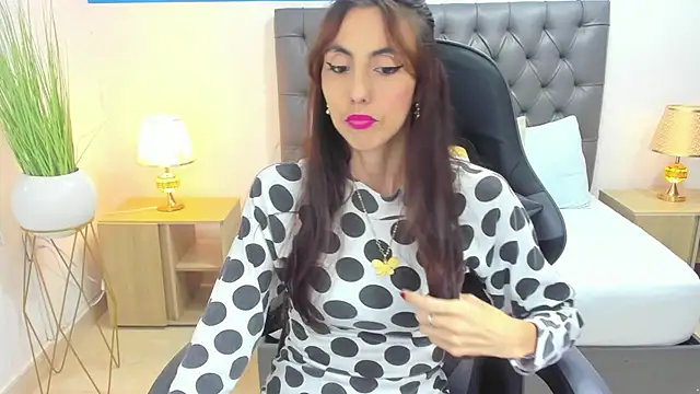 candy summer28 online show from March 4, 7:11 pm