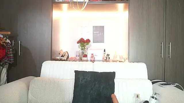 katlyn martins online show from June 14, 7:27 pm