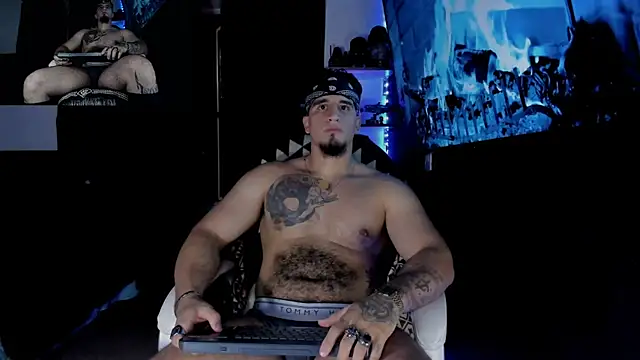 kingbear777 online show from December 21, 1:36 am