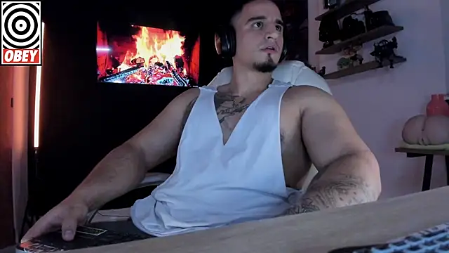 kingbear777 online show from October 2, 12:17 am