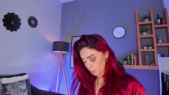 Snapshot of helenaduque_ chatting on January 7, 11:56 am helenaduque online show from January 7, 11:56 am