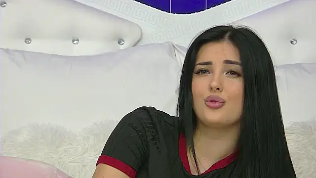 Snapshot of SophiaVilner chatting on October 16, 4:30 pm SophiaVilner online show from October 16, 4:30 pm