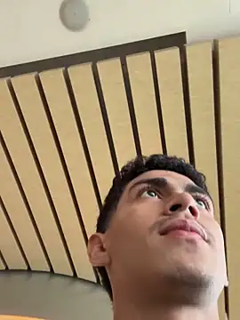 Snapshot of WildLogan chatting on February 13, 8:05 pm WildLogan online show from February 13, 8:05 pm