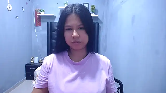 Letty Plugxo online show from March 18, 2:42 pm