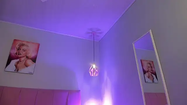 ScarletGV online show from December 2, 4:40 am