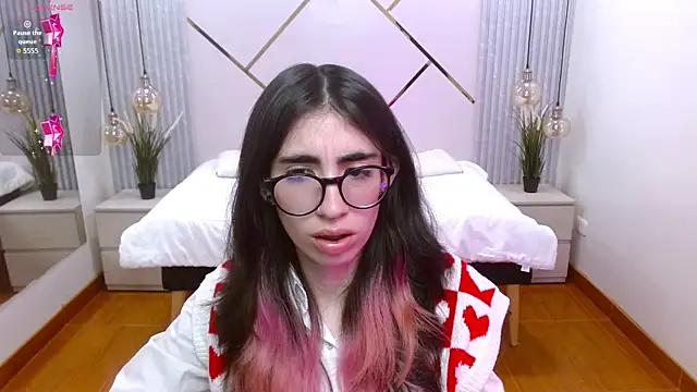 Snapshot of LenaRoses chatting on November 7, 12:49 pm LenaRoses online show from November 7, 12:49 pm