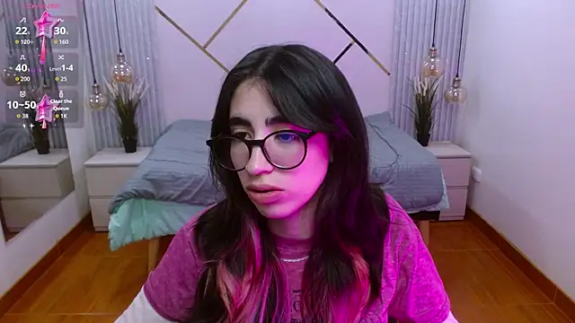 Snapshot of LenaRoses chatting on December 5, 6:04 pm LenaRoses online show from December 5, 6:04 pm