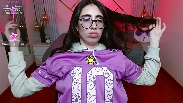 LenaRoses online show from April 17, 5:38 pm