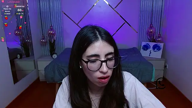 LenaRoses online show from June 16, 8:33 pm
