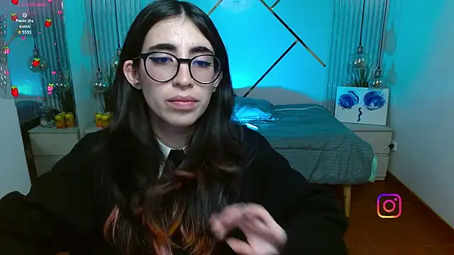 LenaRoses online show from July 1, 7:35 pm
