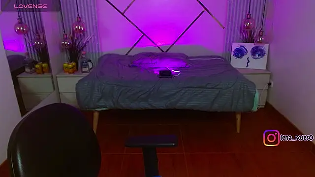 LenaRoses online show from July 9, 8:35 pm