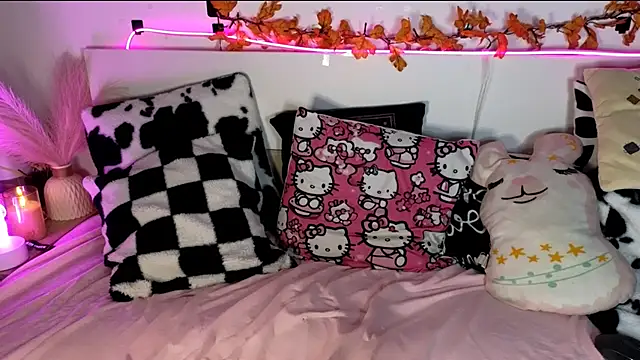 Snapshot of nicollewetpussy chatting on November 20, 6:51 pm nicollewetpussy online show from November 20, 6:51 pm