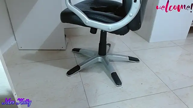 Snapshot of mrskatty chatting on March 14, 6:50 pm mrskatty online show from March 14, 6:50 pm