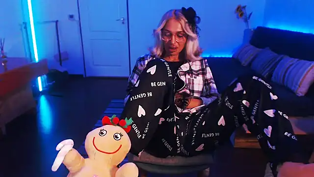 beauty chl0e online show from December 12, 8:53 pm