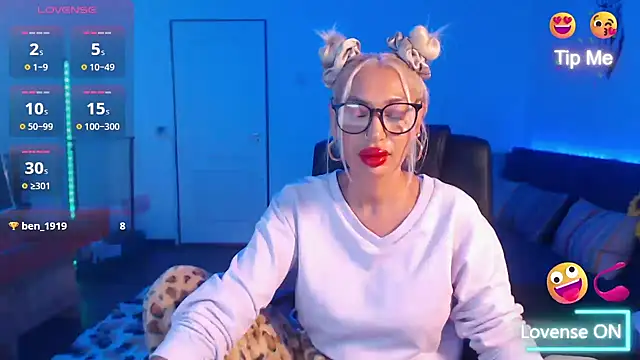 beauty chl0e online show from October 5, 8:29 pm