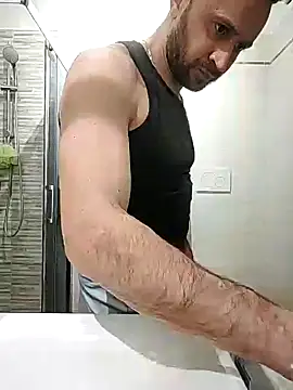 Snapshot of gilera250s chatting on December 19, 11:35 pm gilera250s online show from December 19, 11:35 pm