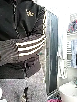 Snapshot of gilera250s chatting on January 26, 8:57 am gilera250s online show from January 26, 8:57 am