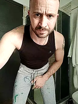 Snapshot of gilera250s chatting on March 6, 4:07 pm gilera250s online show from March 6, 4:07 pm