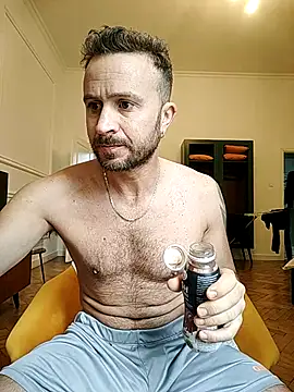 Snapshot of gilera250s chatting on September 29, 9:14 am gilera250s online show from September 29, 9:14 am