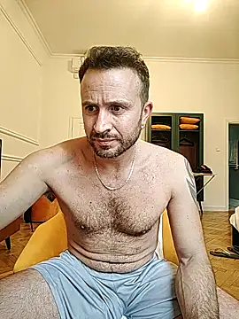 Snapshot of gilera250s chatting on October 9, 1:31 pm gilera250s online show from October 9, 1:31 pm