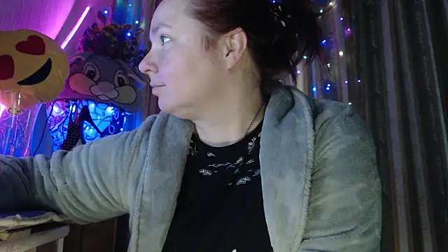 Snapshot of amorelara chatting on May 8, 8:52 am amorelara online show from May 8, 8:52 am