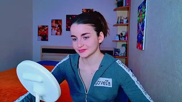 Miss Arwen online show from March 4, 6:04 am