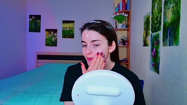 Miss Arwen online show from March 19, 3:30 am