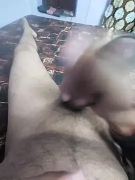 studboy1111 online show from March 13, 10:44 am