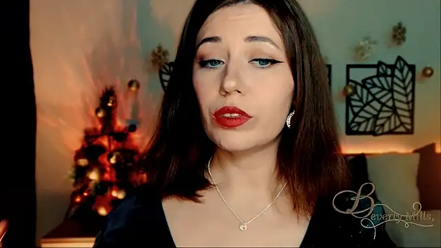 MissBeverlyMills online show from January 1, 6:49 pm