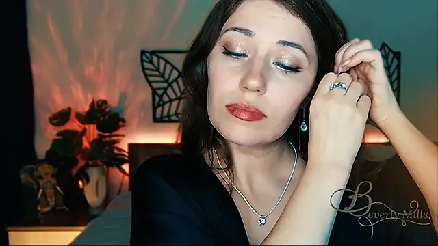 MissBeverlyMills online show from January 25, 9:46 pm