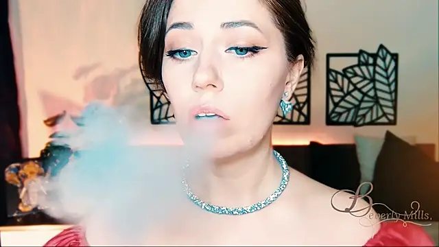 MissBeverlyMills online show from March 5, 12:55 pm