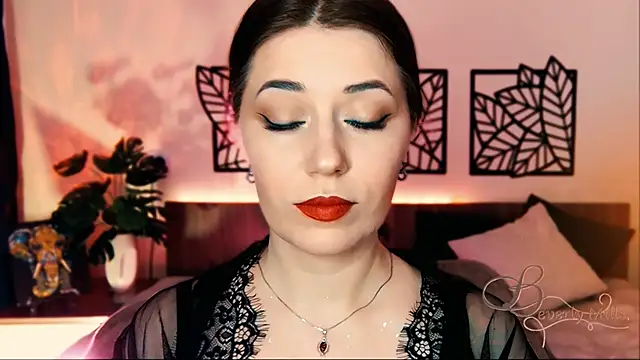 MissBeverlyMills online show from March 9, 8:07 am