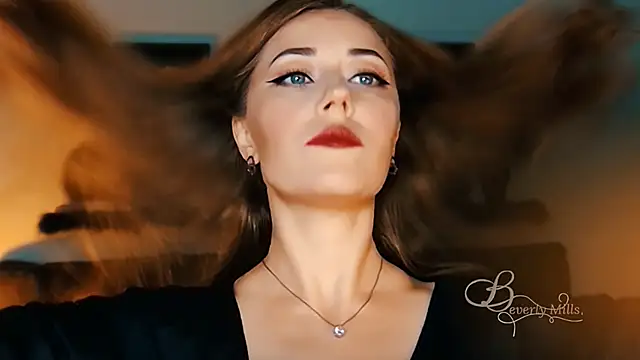 MissBeverlyMills online show from September 29, 12:05 am