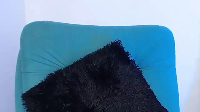 hantonella  online show from December 13, 3:32 pm