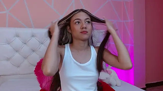 hantonella  online show from September 12, 8:09 pm