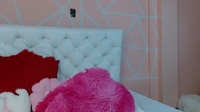 hantonella  online show from September 17, 8:32 pm