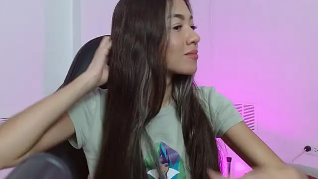 Snapshot of hantonella_ chatting on November 25, 2:50 pm hantonella online show from November 25, 2:50 pm